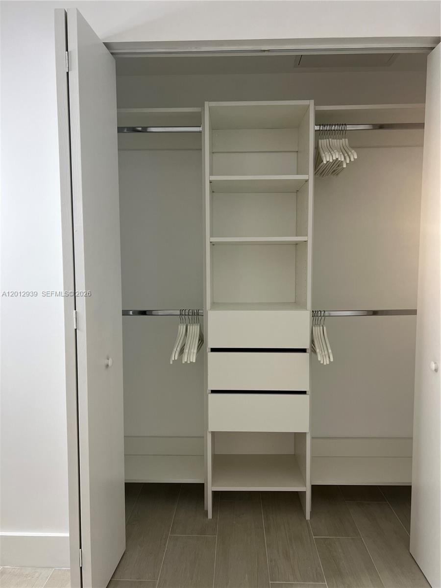 650 NE 32nd St #2406, Miami FL 33137