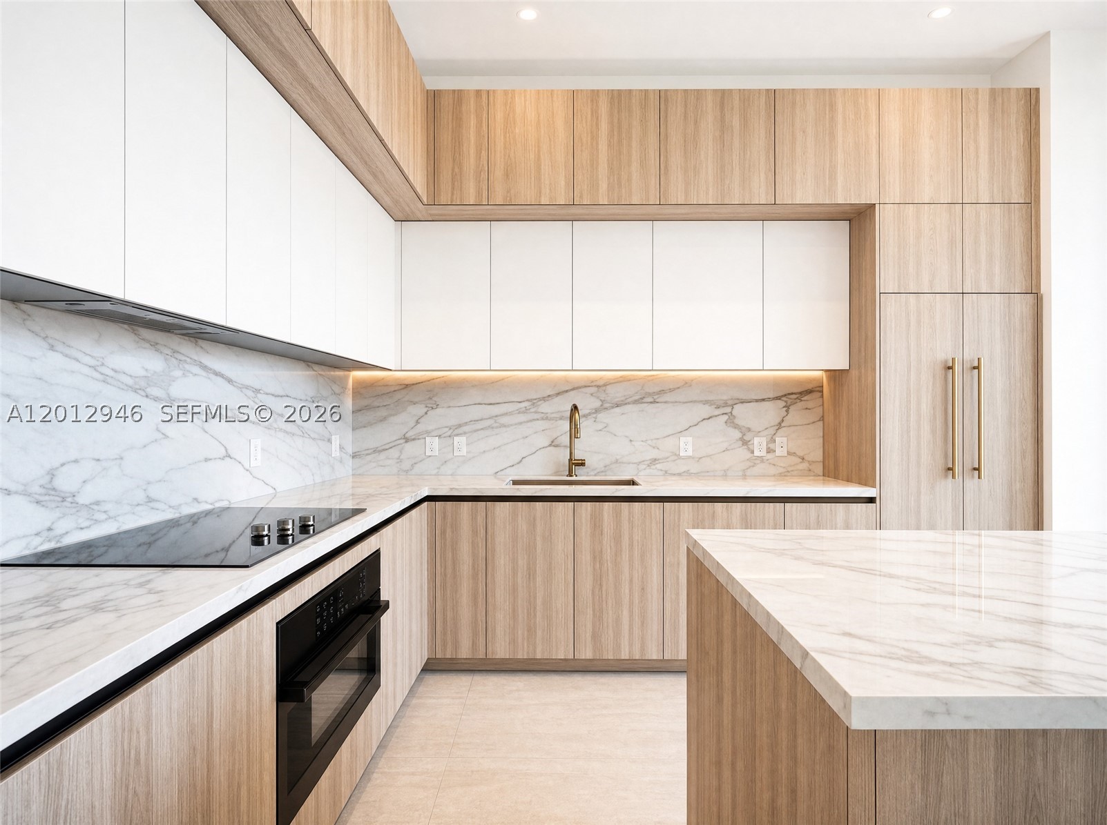 77 SE 5 ST #UPH03, Miami FL 33131