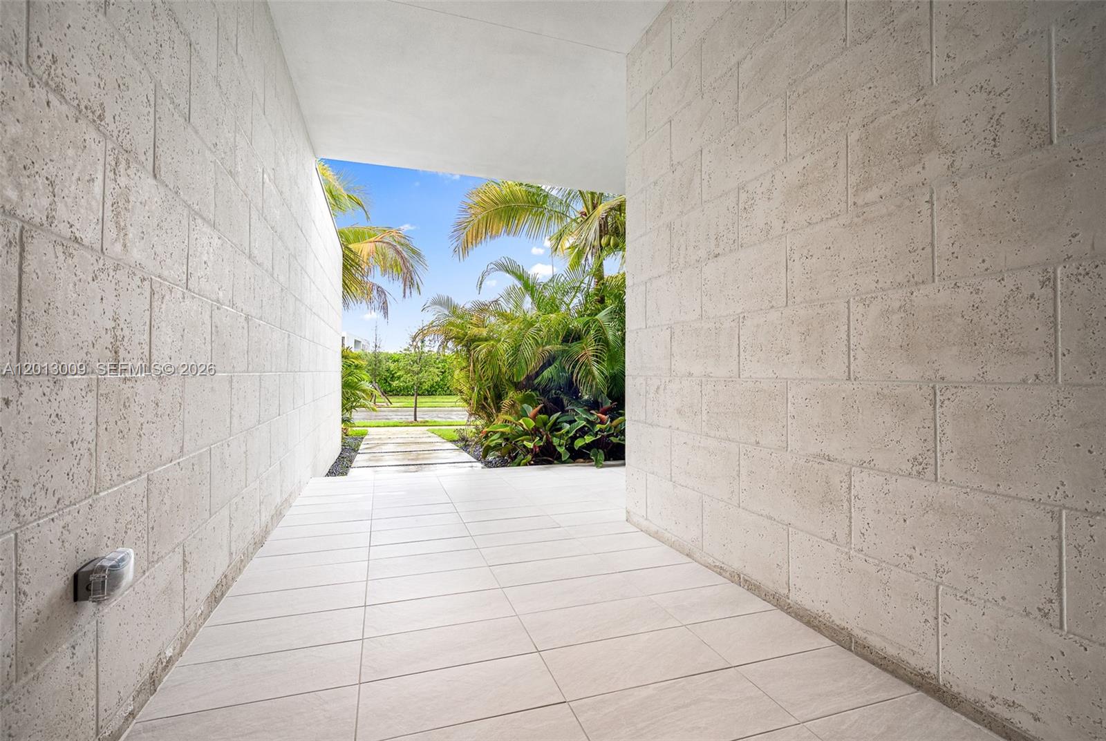 16529 N Botaniko Dr #N, Weston FL 33326