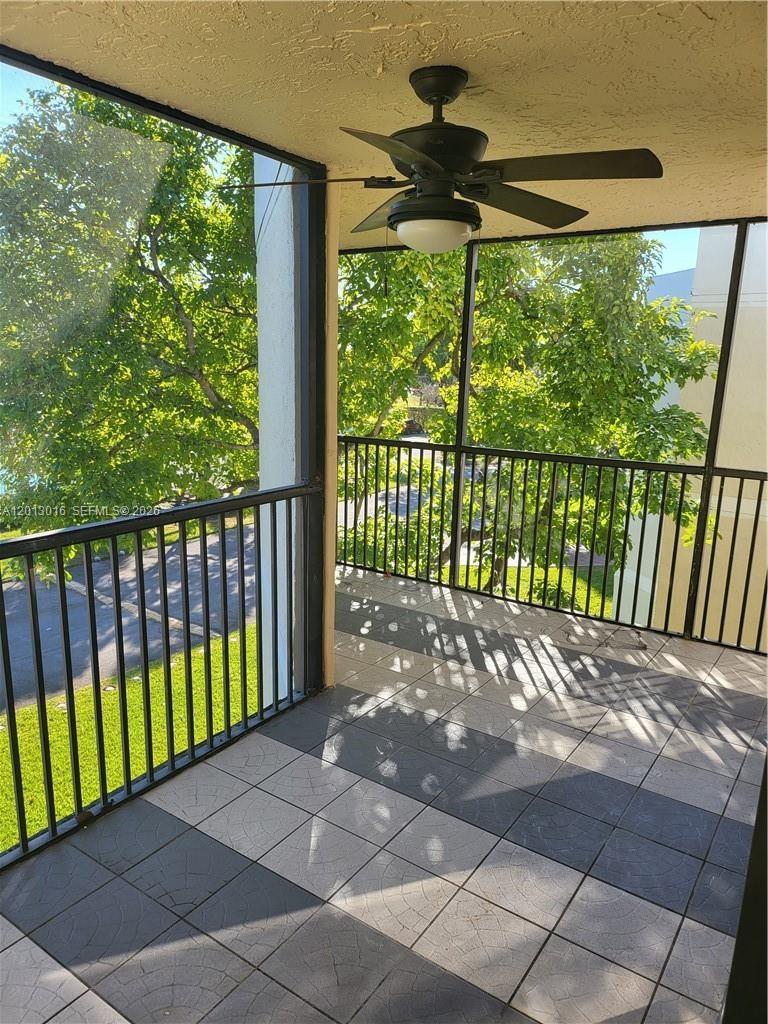 491 Racquet Club Rd #312, Weston FL 33326