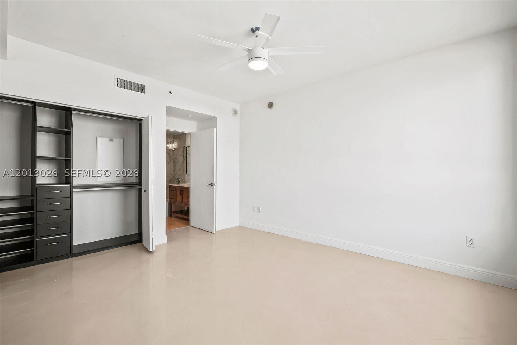 90 SW 3rd St #1608, Miami FL 33130