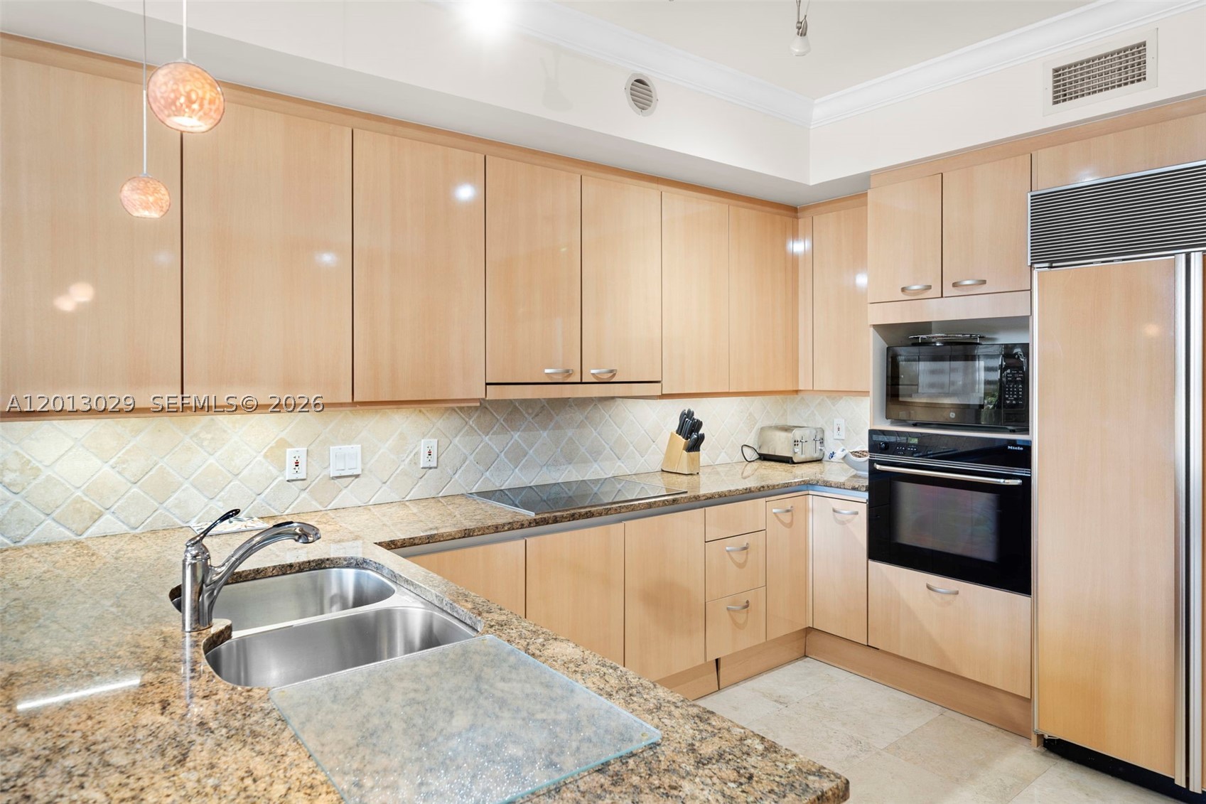 791 Crandon Blvd #404, Key Biscayne FL 33149