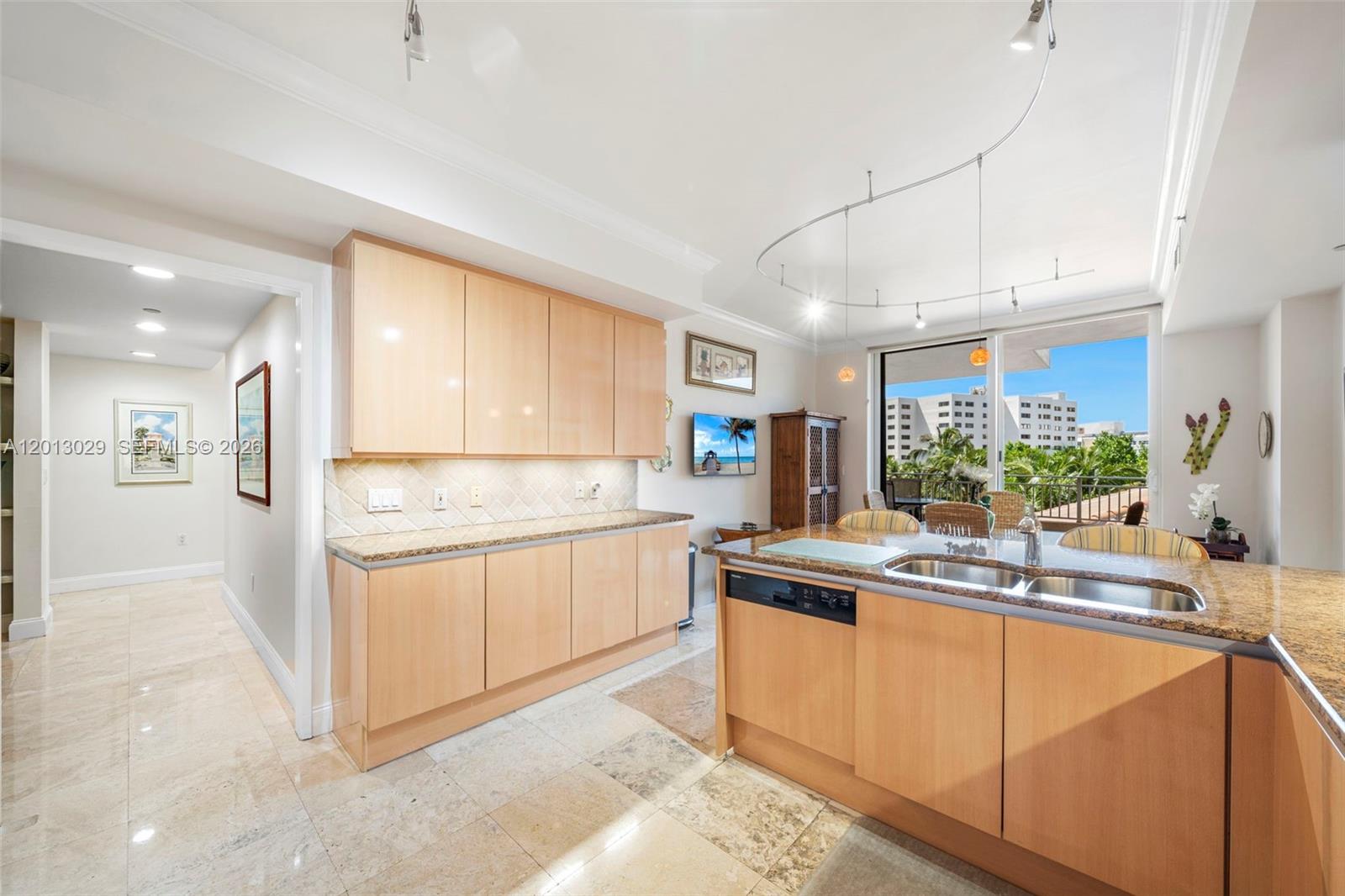 791 Crandon Blvd #404, Key Biscayne FL 33149