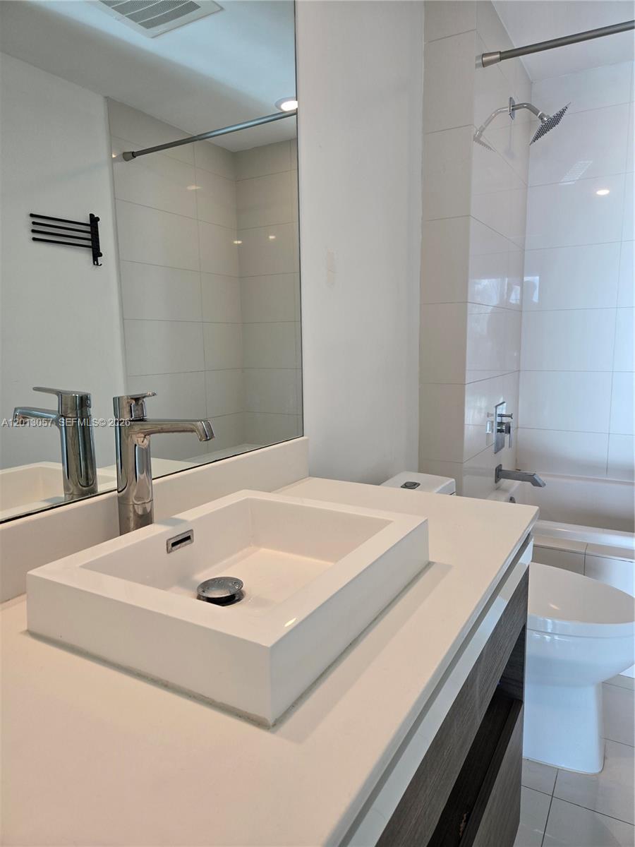 1100 S Miami Ave #1505, Miami FL 33130