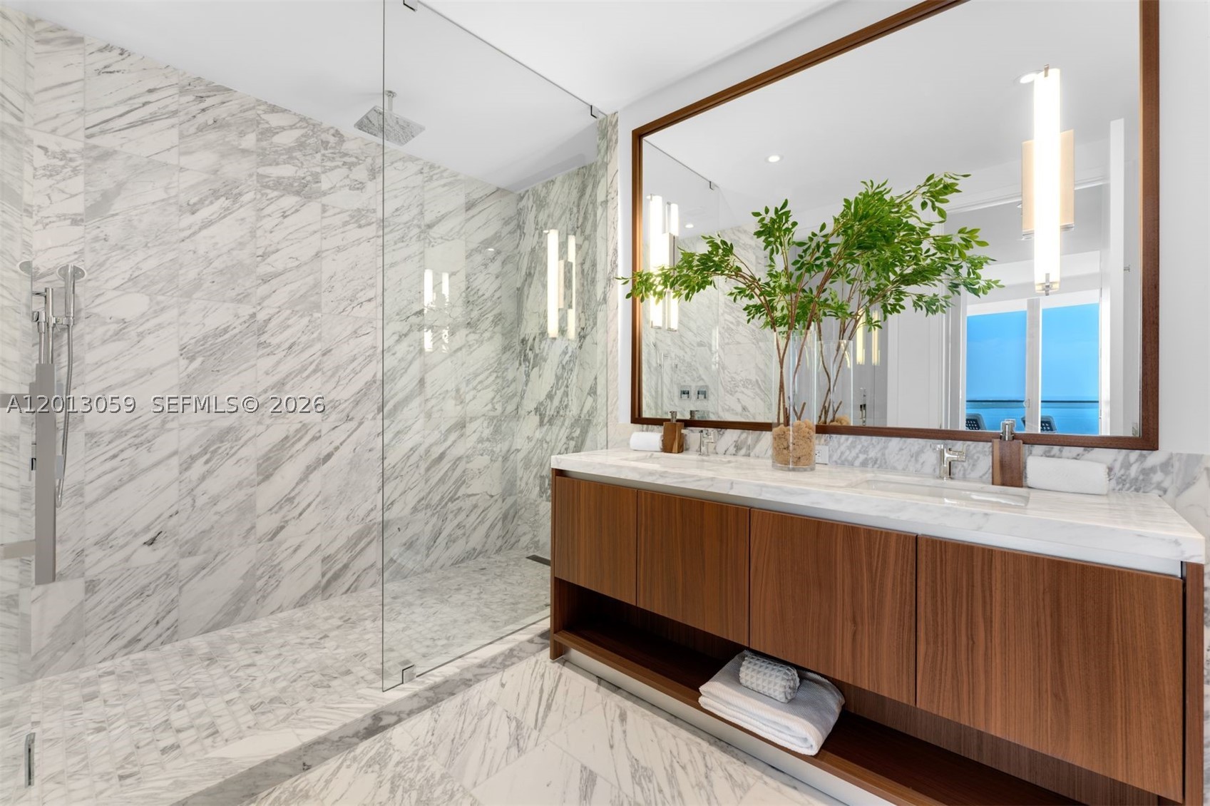 175 SE 25 RD #3601, Miami FL 33129