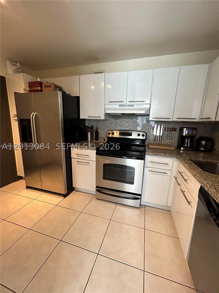 2016 Bay Dr #407, Miami Beach FL 33141