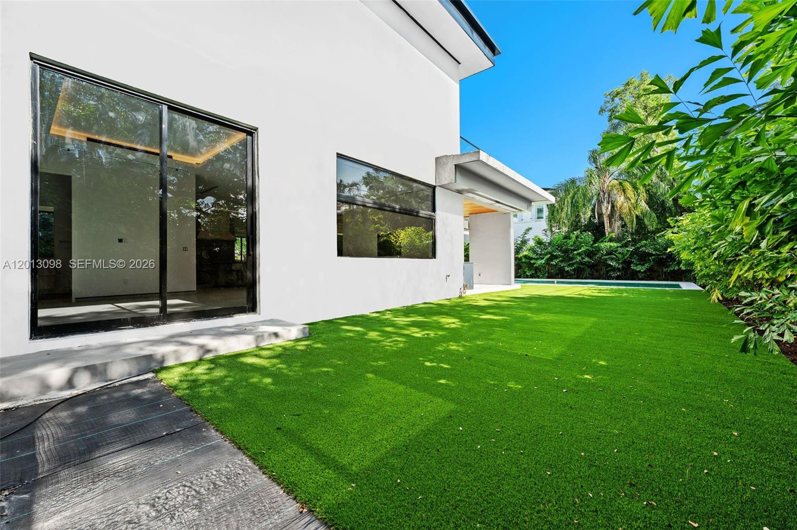 7740 SW 52nd Ave, Miami FL 33143