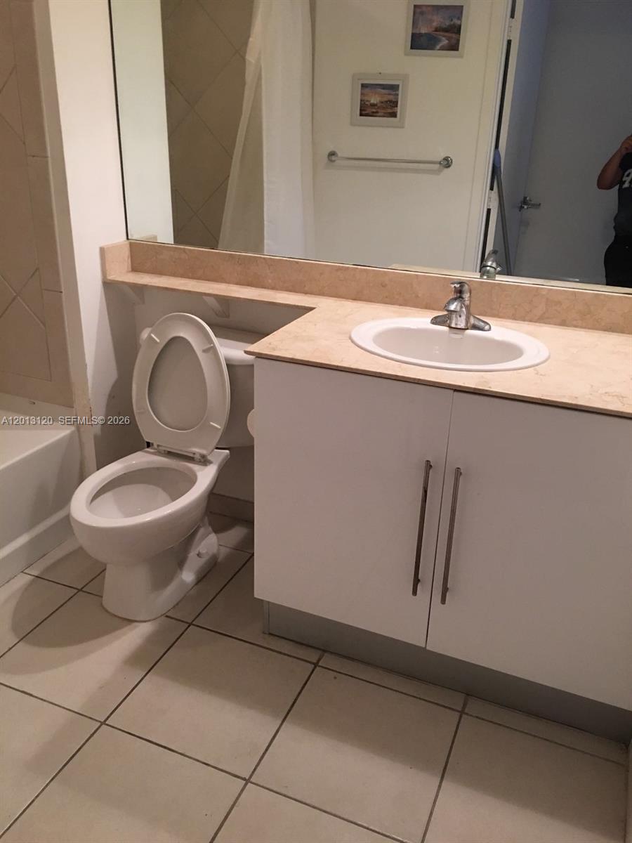 335 S Biscayne Blvd #1510, Miami FL 33131