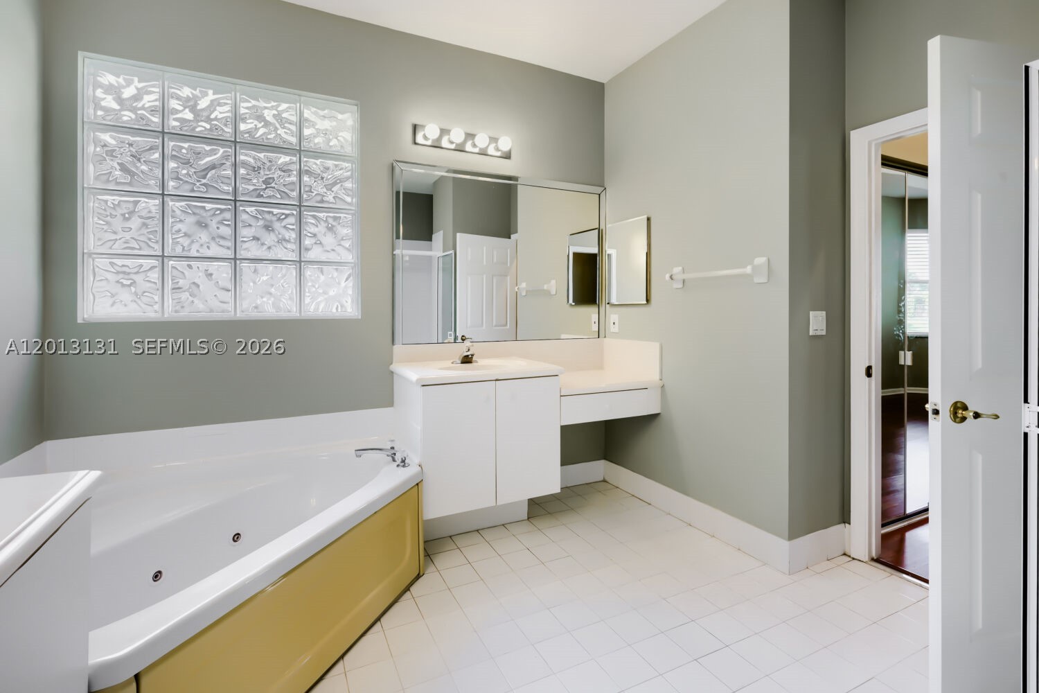 117 Palm Cir, Atlantis FL 33462