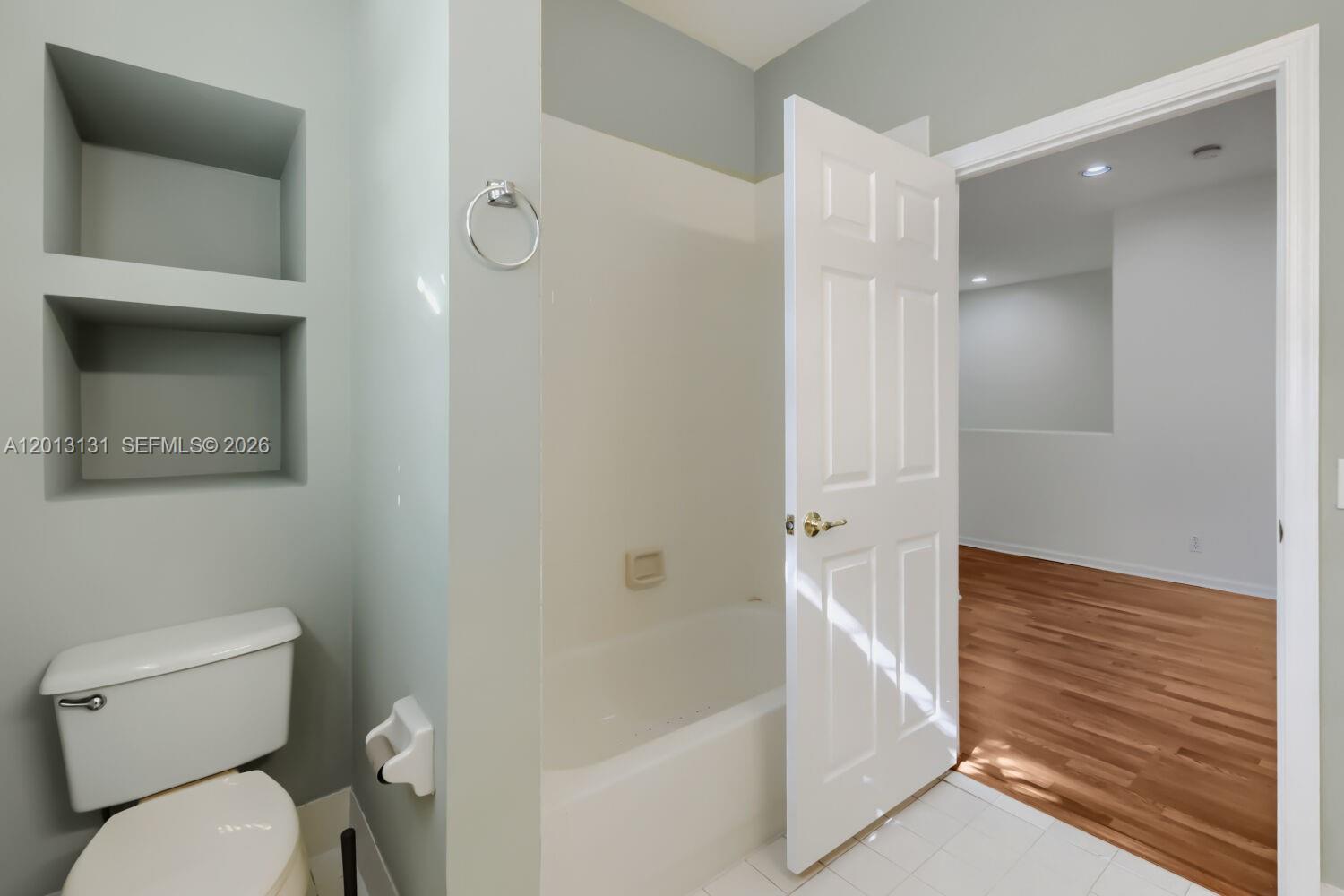 117 Palm Cir, Atlantis FL 33462