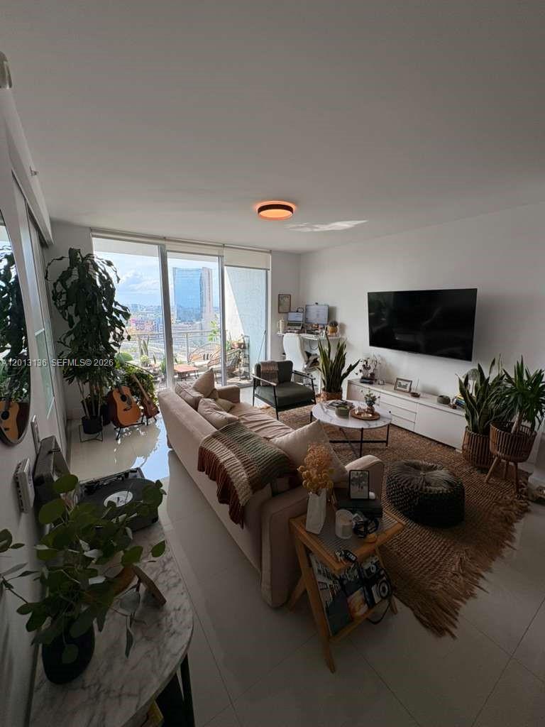 90 SW 3rd St #2106, Miami FL 33130