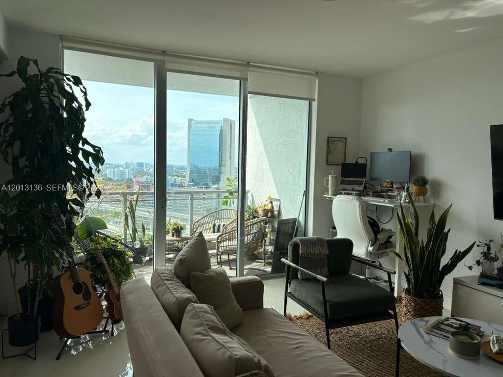 90 SW 3rd St #2106, Miami FL 33130