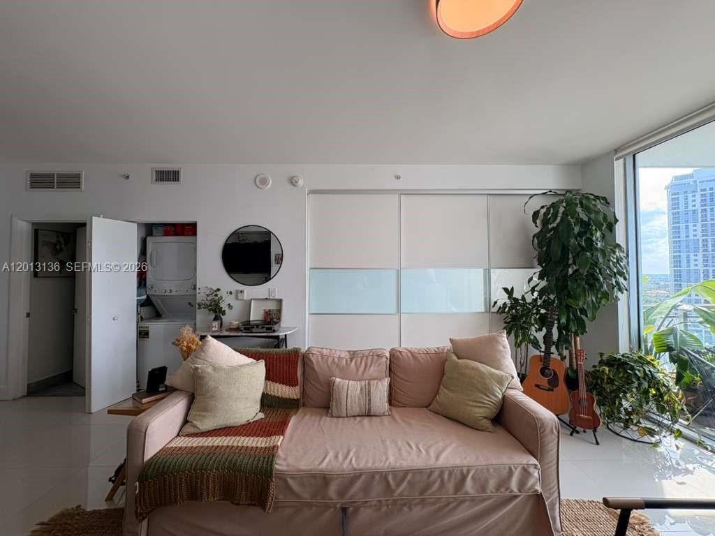 90 SW 3rd St #2106, Miami FL 33130