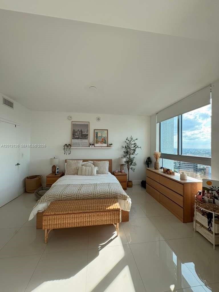 90 SW 3rd St #2106, Miami FL 33130