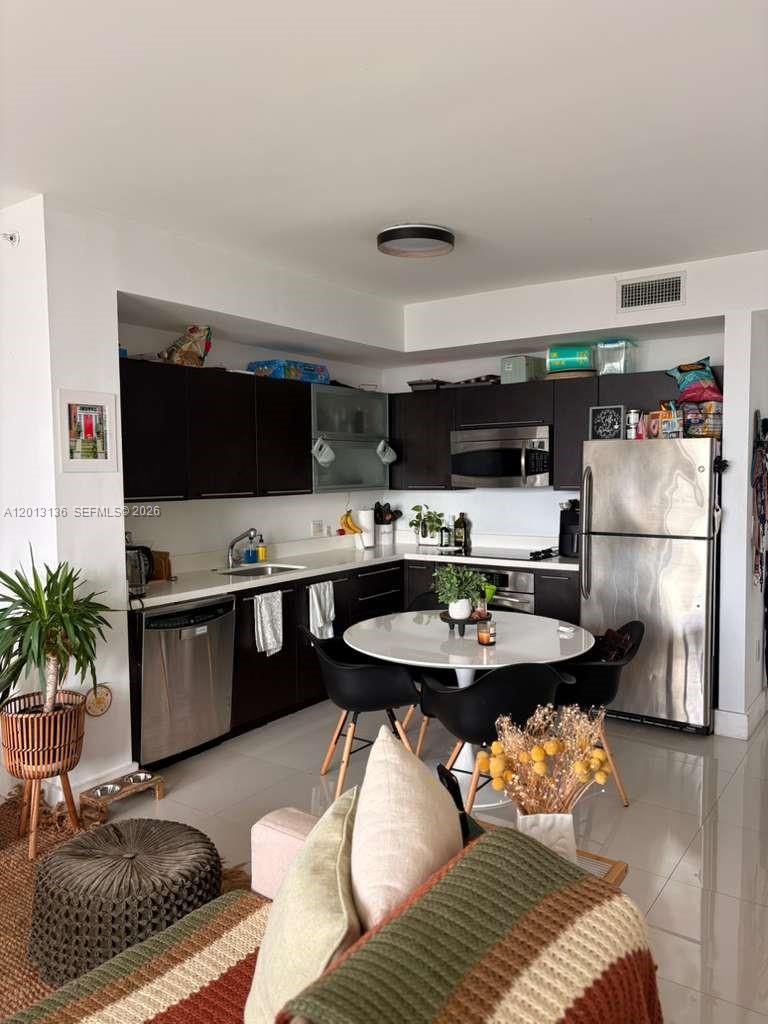 90 SW 3rd St #2106, Miami FL 33130