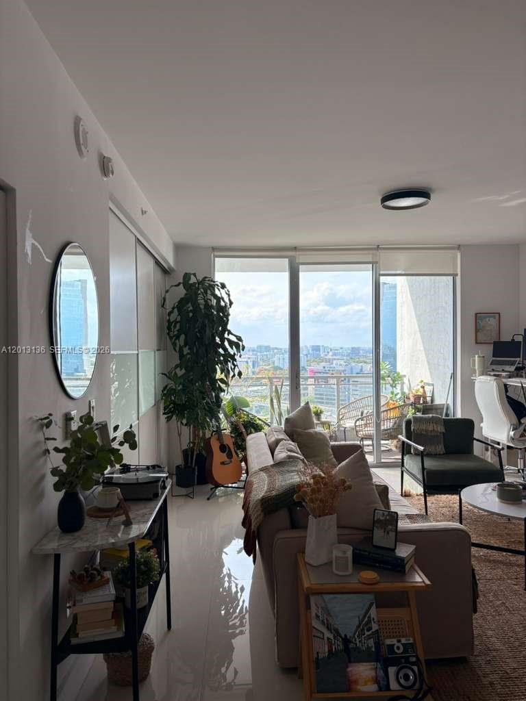 90 SW 3rd St #2106, Miami FL 33130