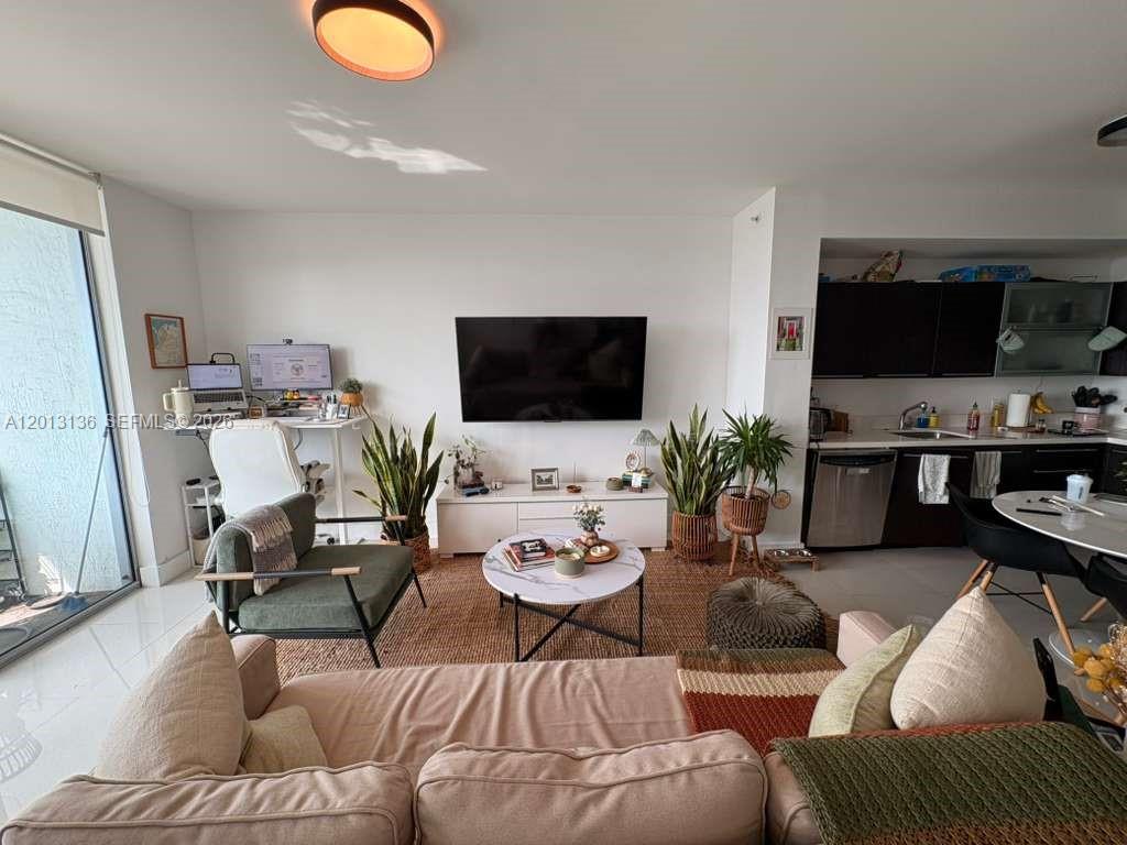 90 SW 3rd St #2106, Miami FL 33130