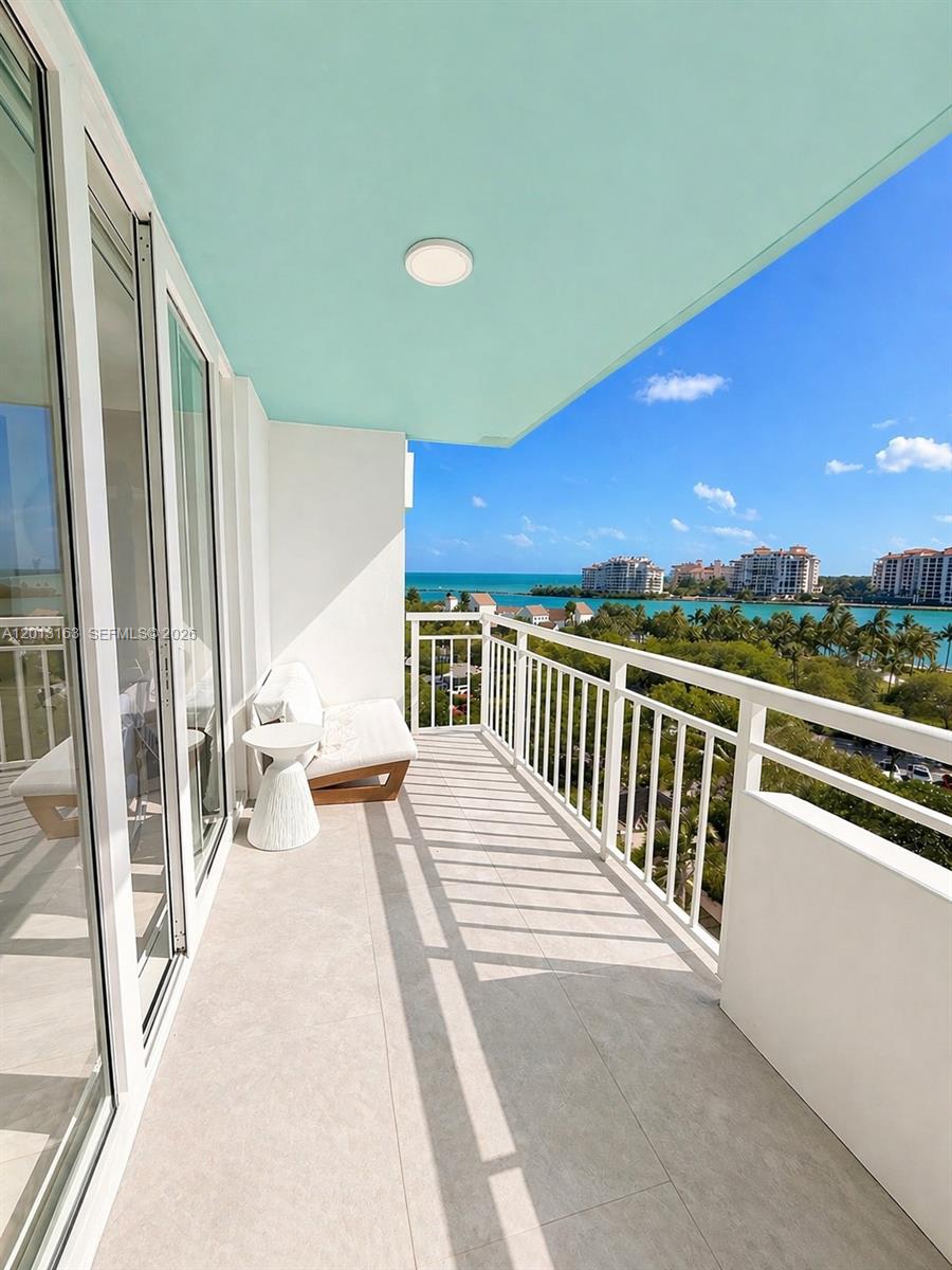 400 S Pointe Dr #707, Miami Beach FL 33139