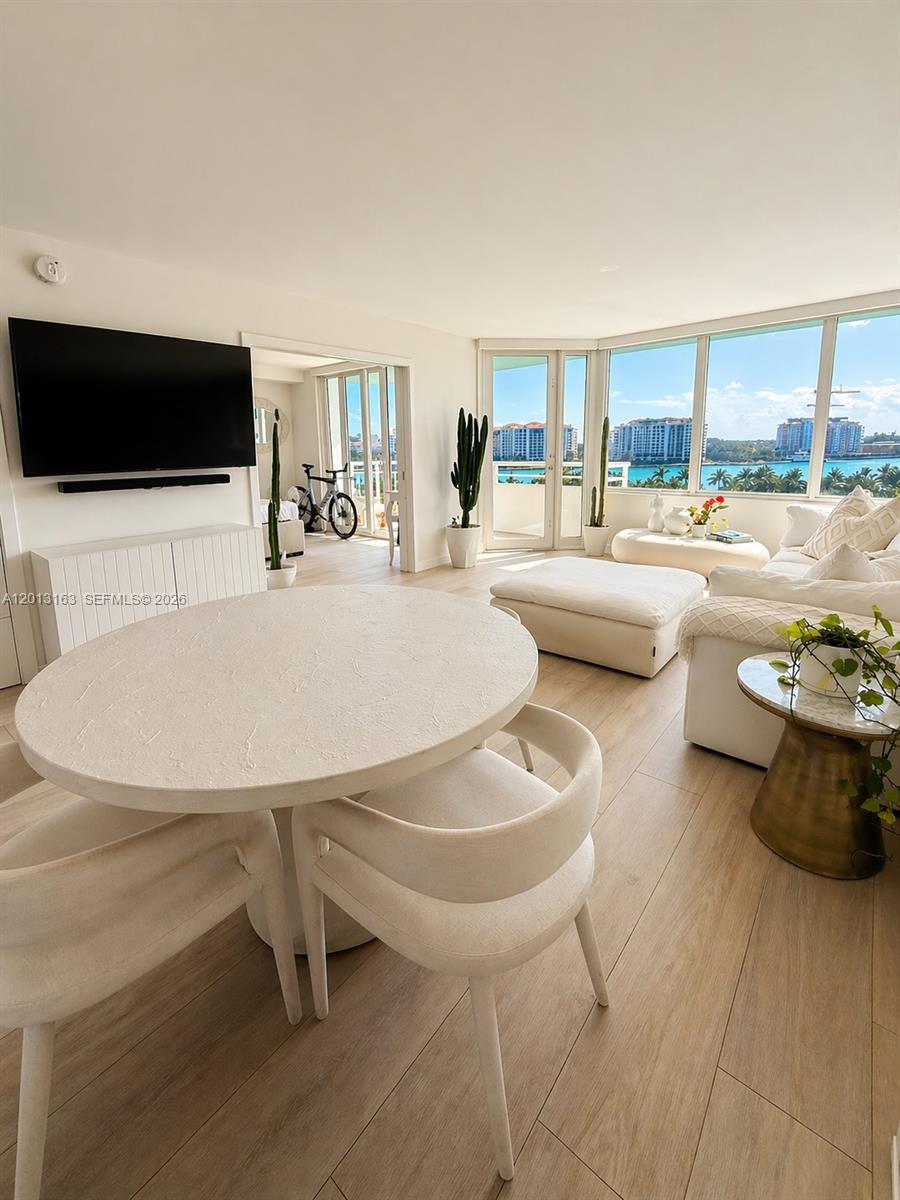 400 S Pointe Dr #707, Miami Beach FL 33139
