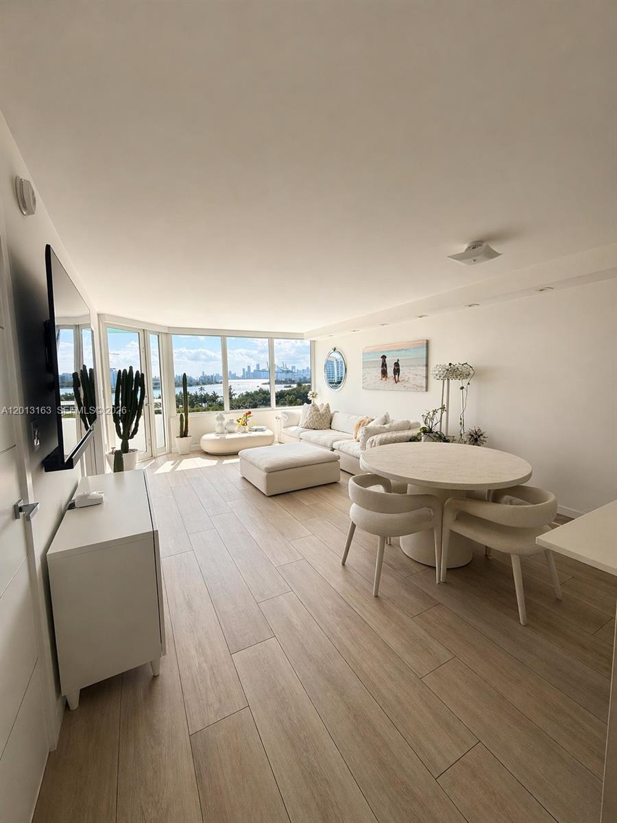 400 S Pointe Dr #707, Miami Beach FL 33139