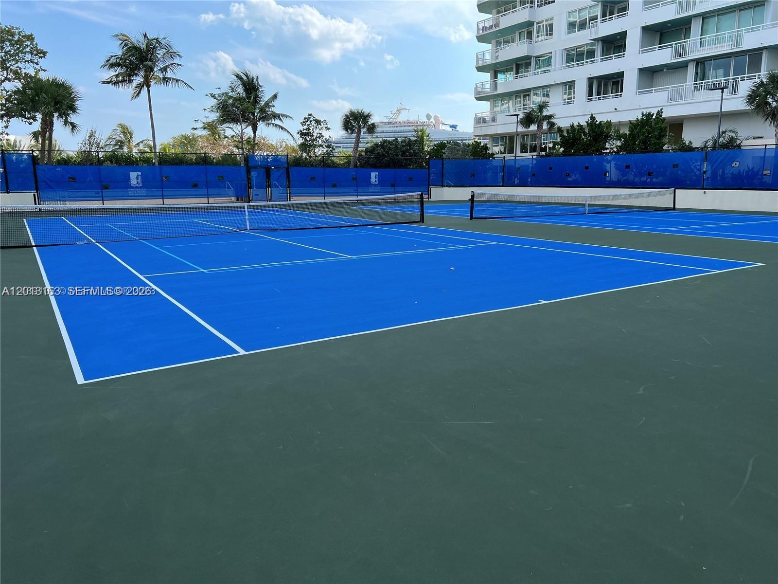 400 S Pointe Dr #707, Miami Beach FL 33139