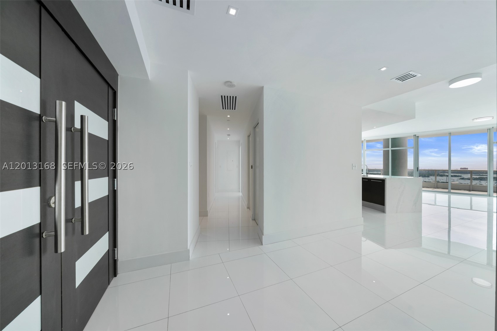 900 Biscayne Blvd #4006, Miami FL 33132