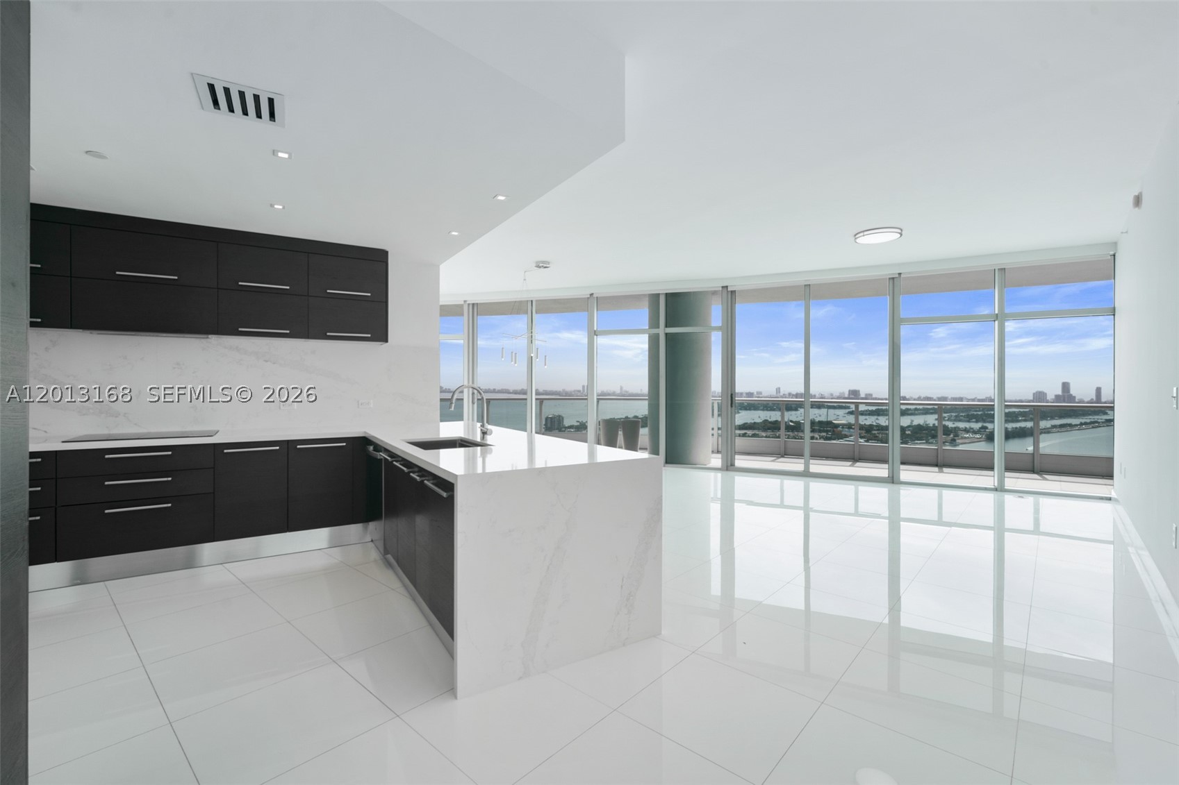 900 Biscayne Blvd #4006, Miami FL 33132