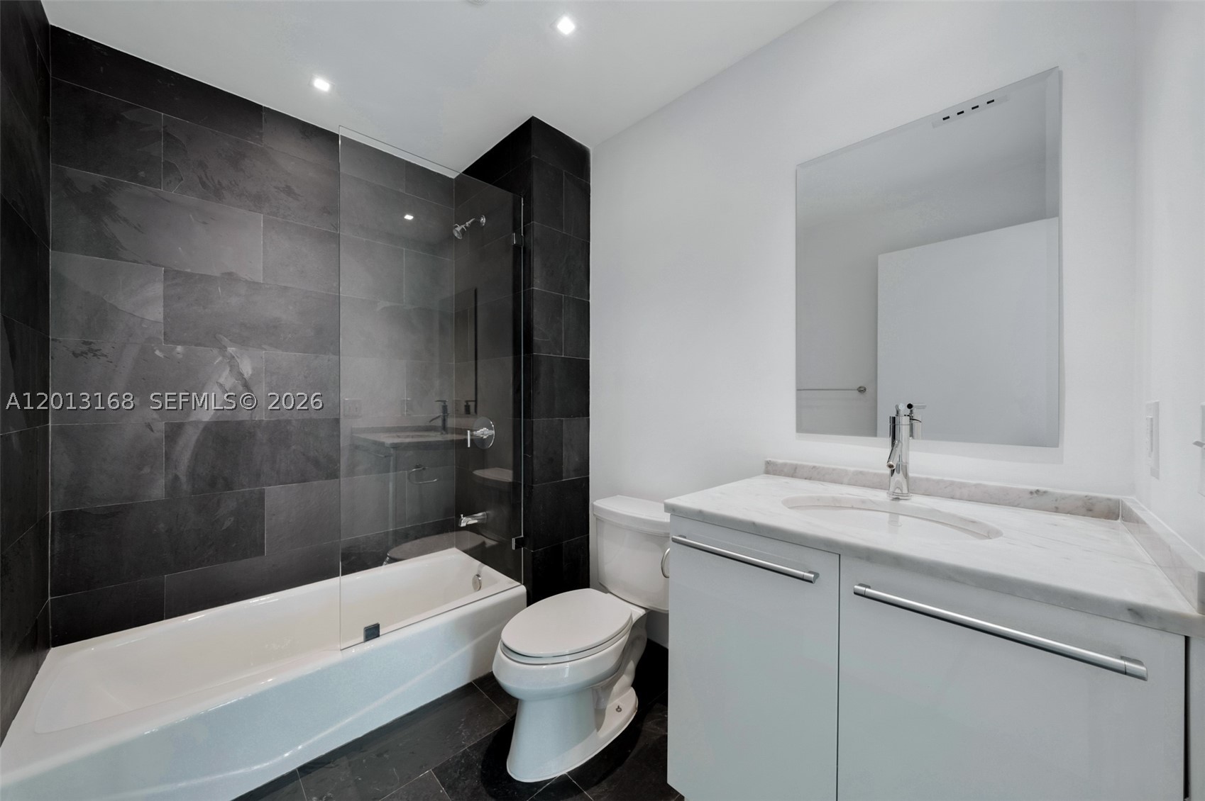 900 Biscayne Blvd #4006, Miami FL 33132