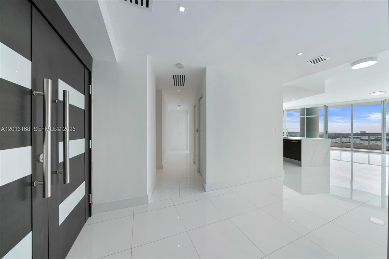 900 Biscayne Blvd #4006, Miami FL 33132