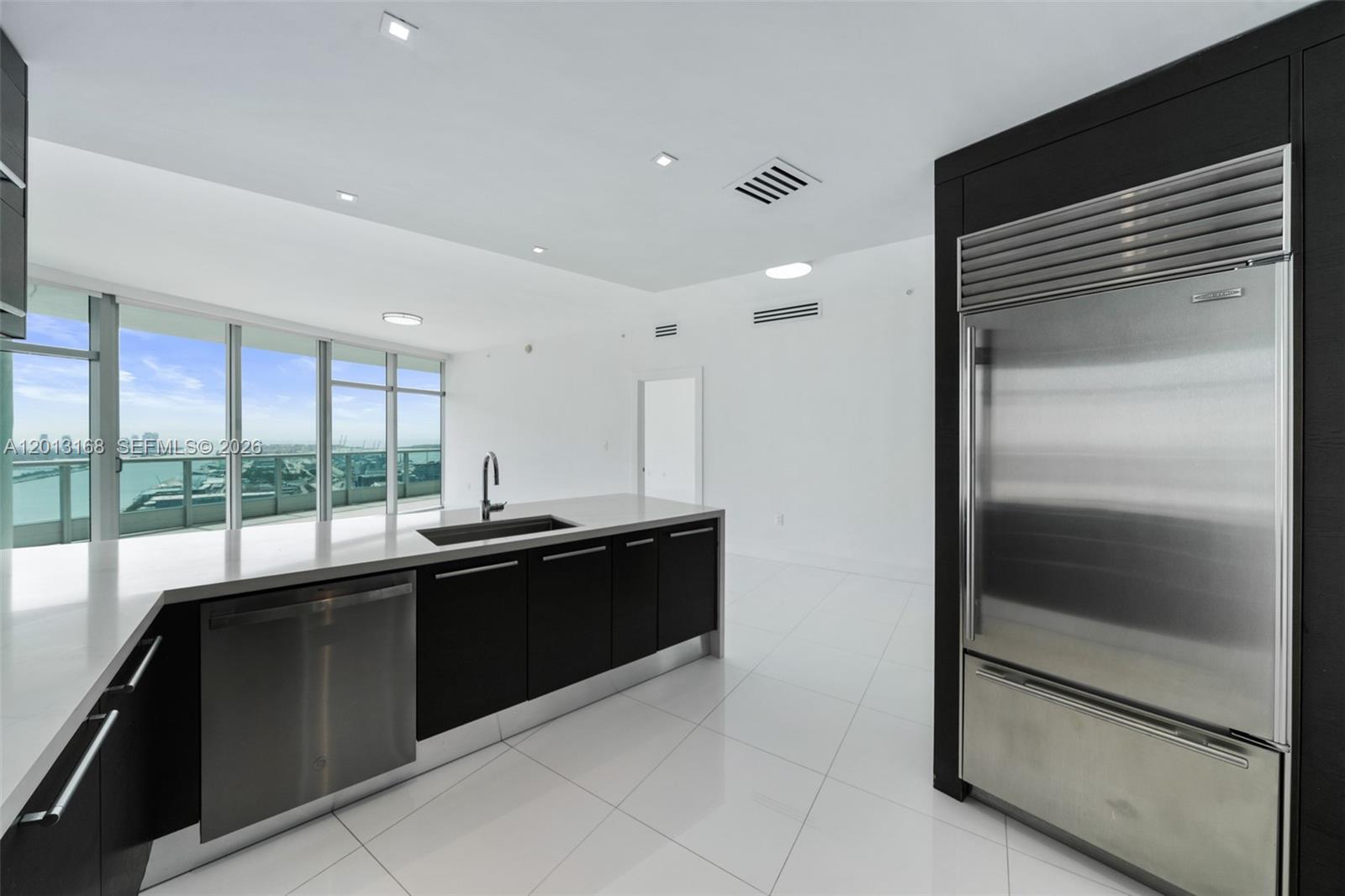 900 Biscayne Blvd #4006, Miami FL 33132