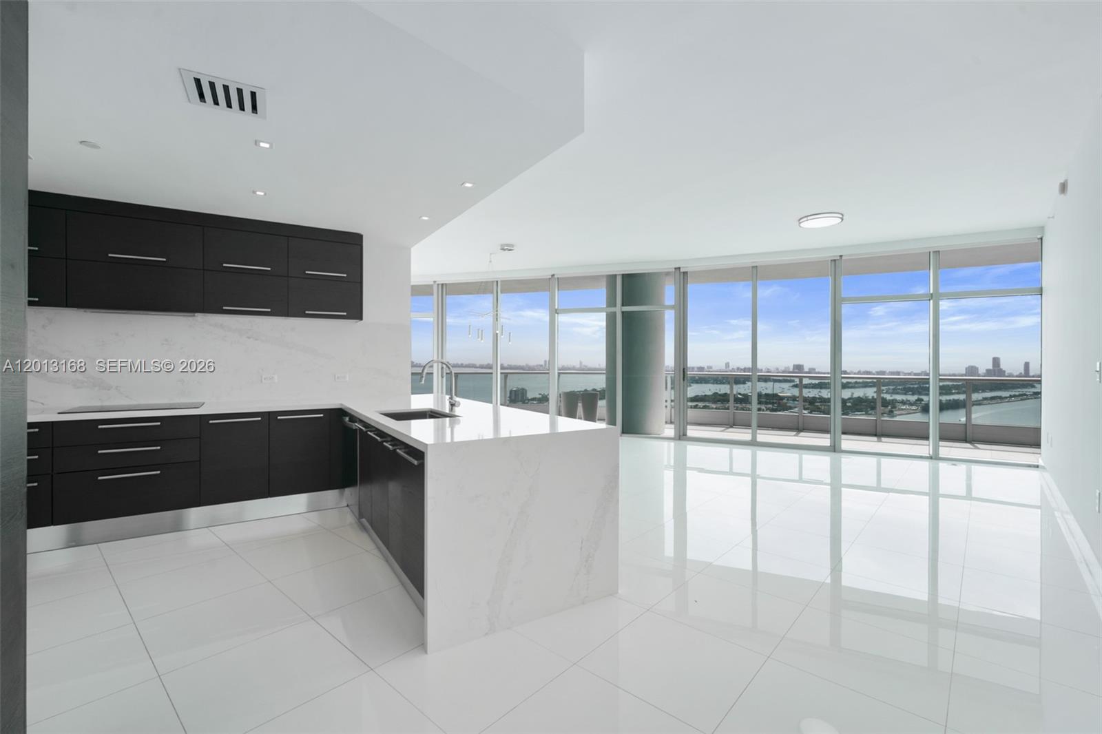 900 Biscayne Blvd #4006, Miami FL 33132