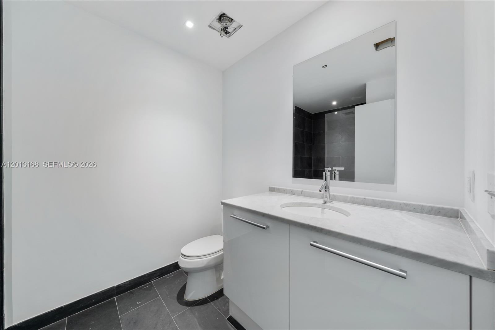 900 Biscayne Blvd #4006, Miami FL 33132