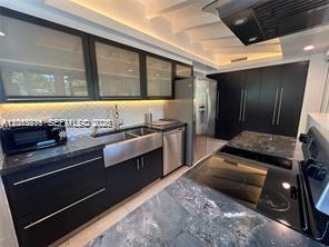 250 SW 19th Rd, Miami FL 33129