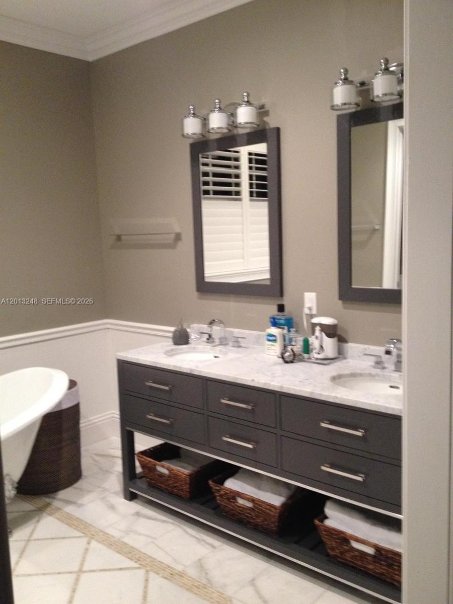 5000 SW 73rd Ter, Miami FL 33143