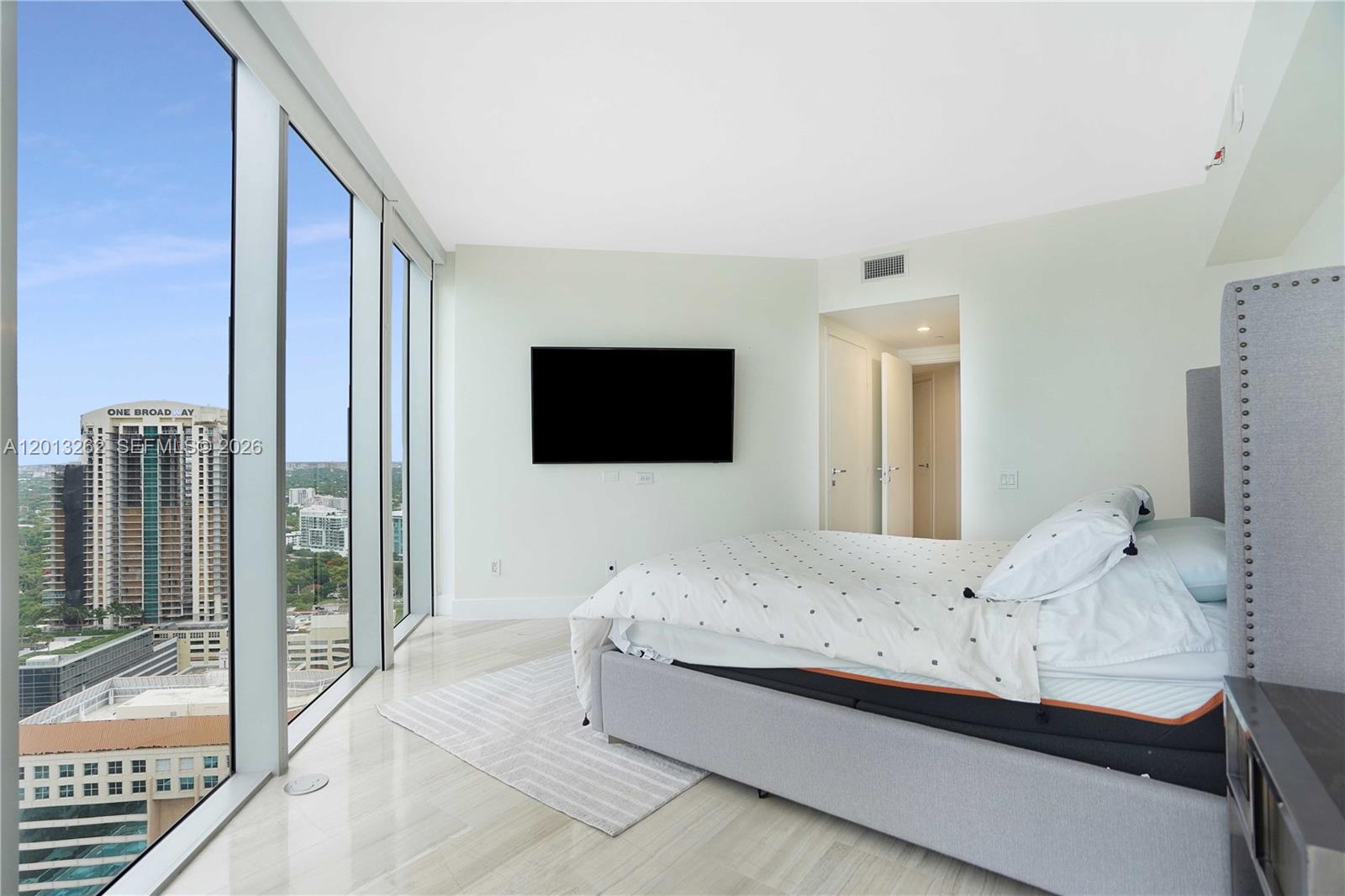1300 Brickell Bay Dr #3402, Miami FL 33131