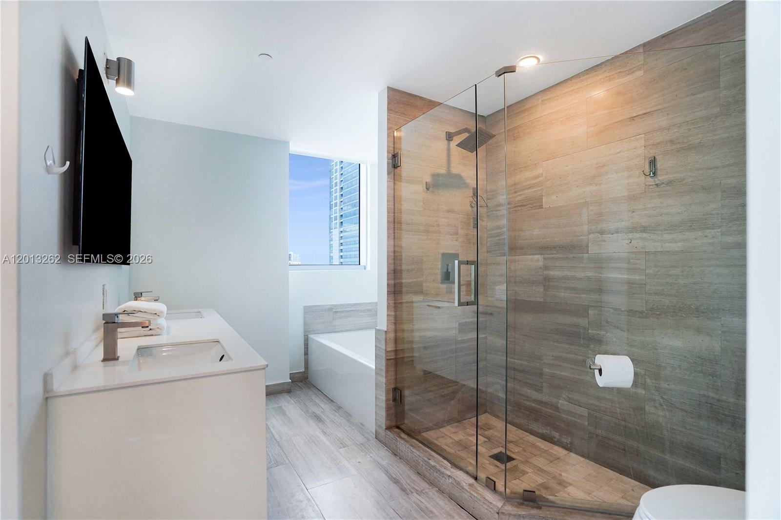 1300 Brickell Bay Dr #3402, Miami FL 33131