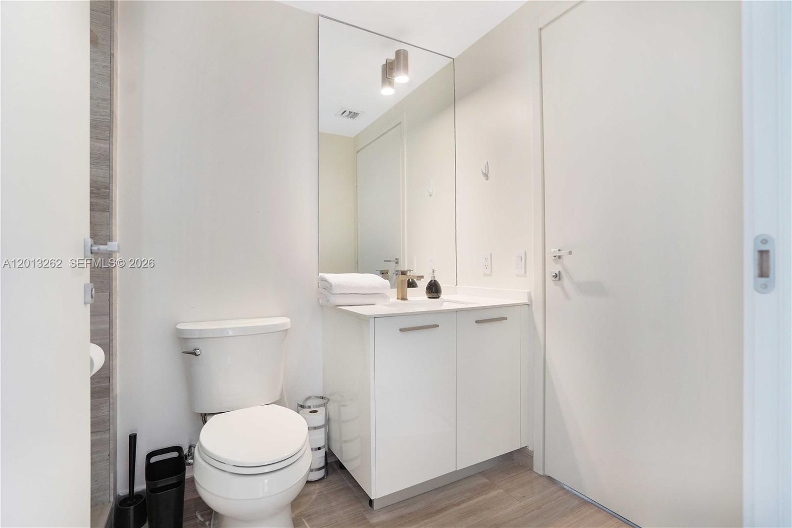 1300 Brickell Bay Dr #3402, Miami FL 33131