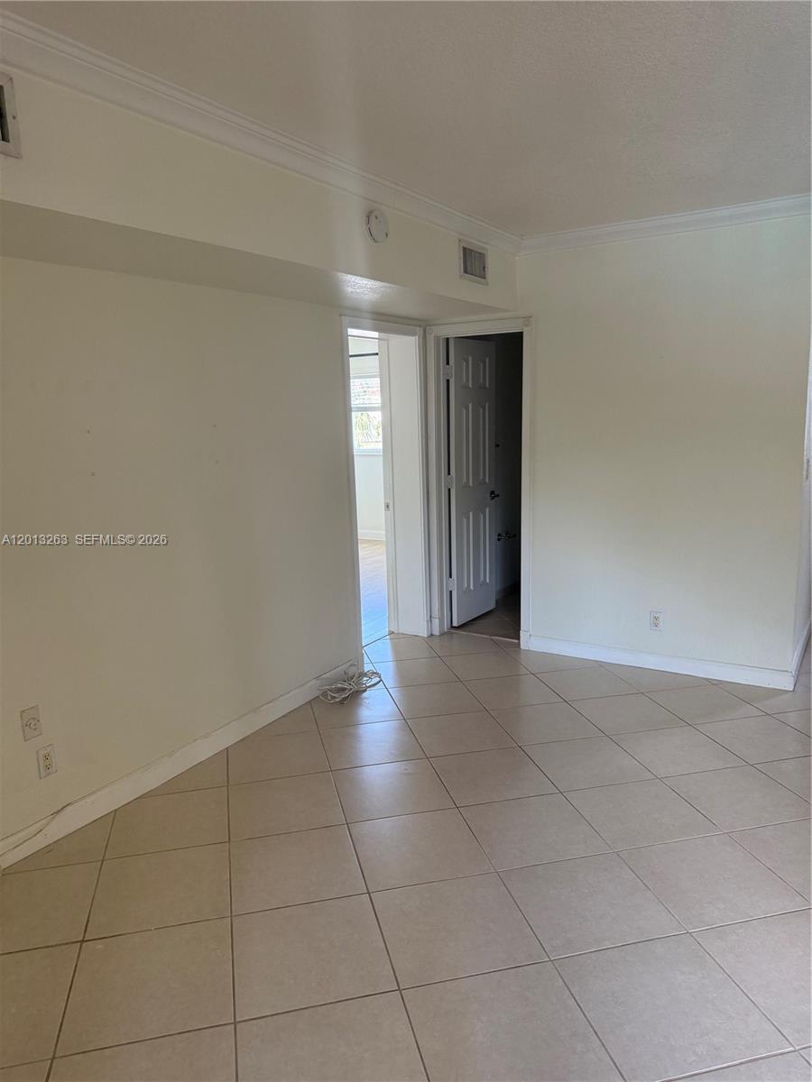 924 SE 2nd St #14, Fort Lauderdale FL 33301