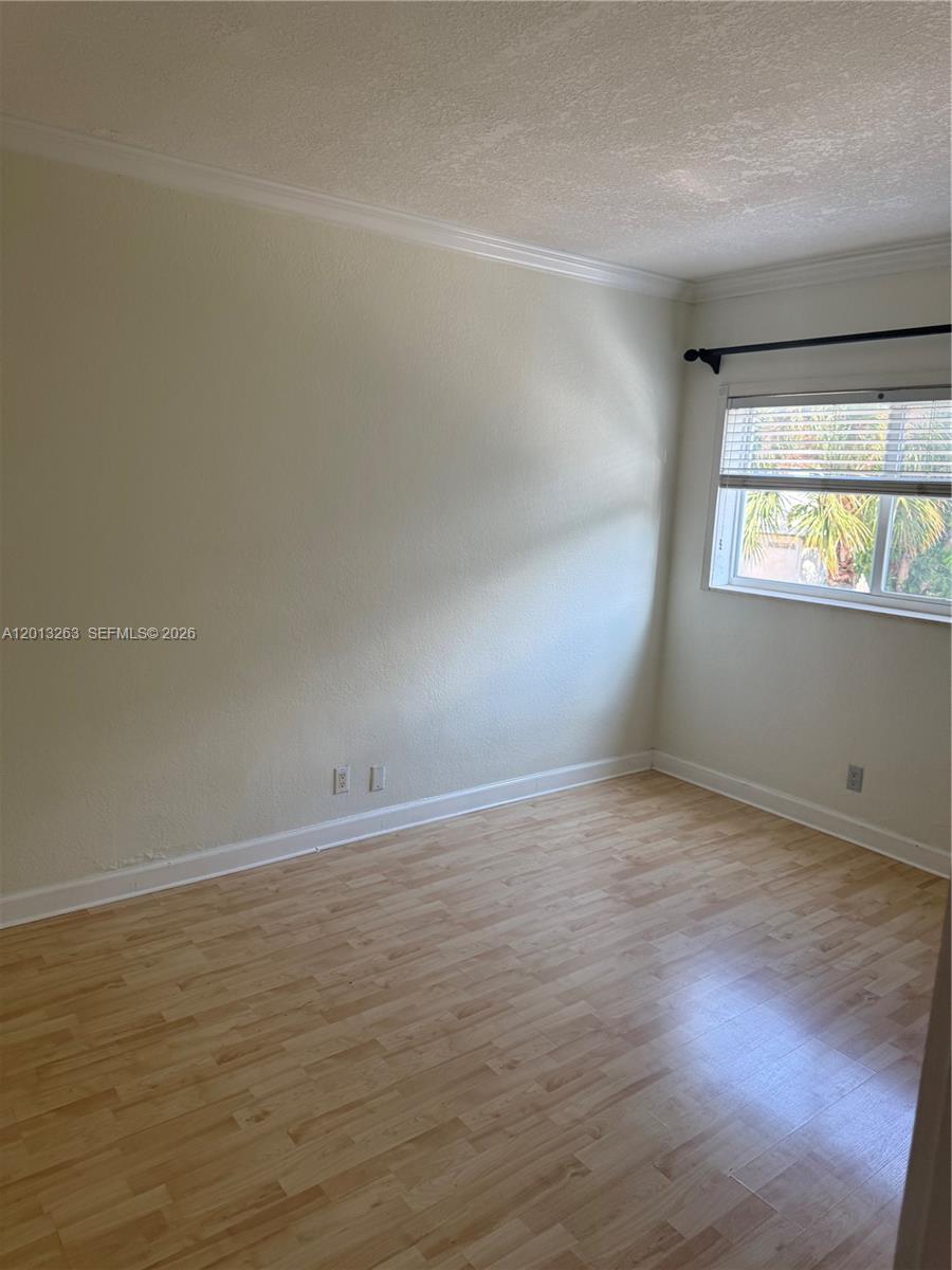 924 SE 2nd St #14, Fort Lauderdale FL 33301