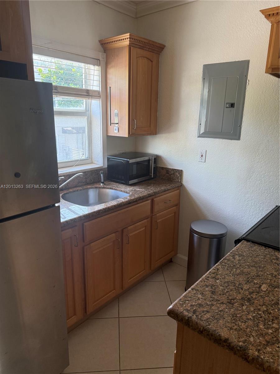 924 SE 2nd St #14, Fort Lauderdale FL 33301