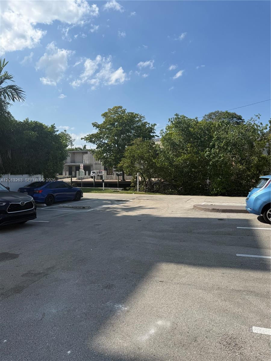 924 SE 2nd St #14, Fort Lauderdale FL 33301