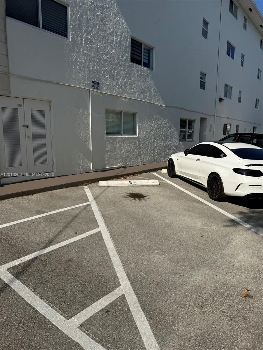 924 SE 2nd St #14, Fort Lauderdale FL 33301