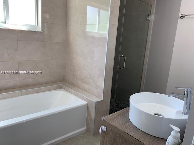 220 187th St, Sunny Isles Beach FL 33160