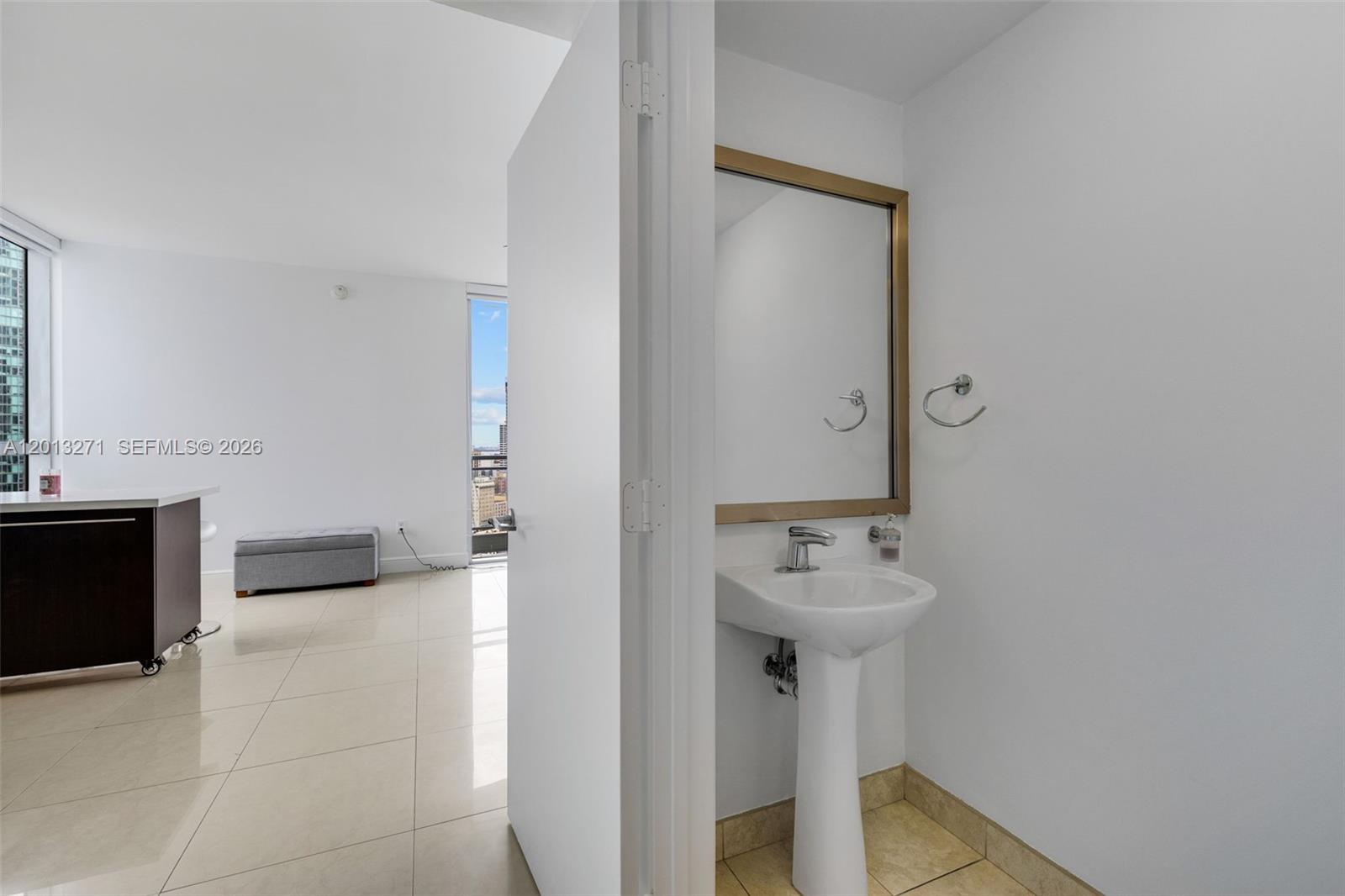 90 SW 3rd St #2504, Miami FL 33130
