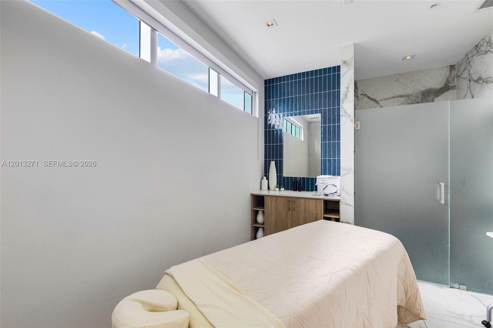 90 SW 3rd St #2504, Miami FL 33130