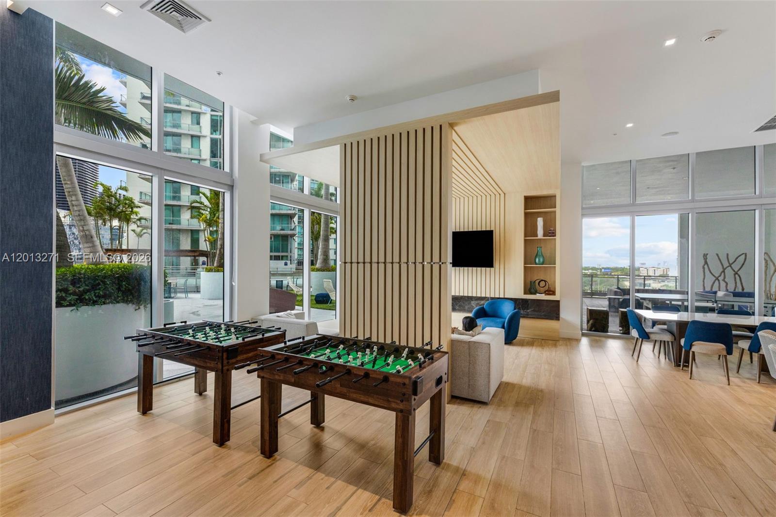 90 SW 3rd St #2504, Miami FL 33130