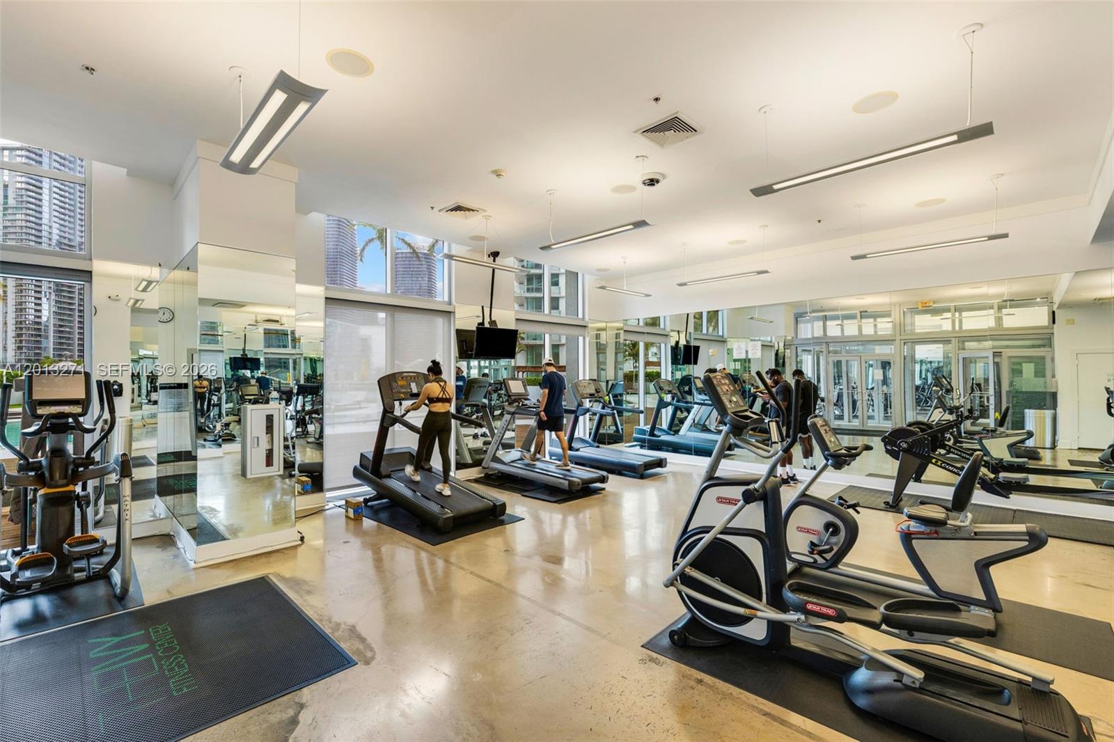 90 SW 3rd St #2504, Miami FL 33130