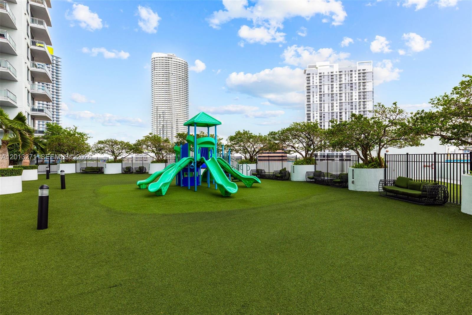 90 SW 3rd St #2504, Miami FL 33130