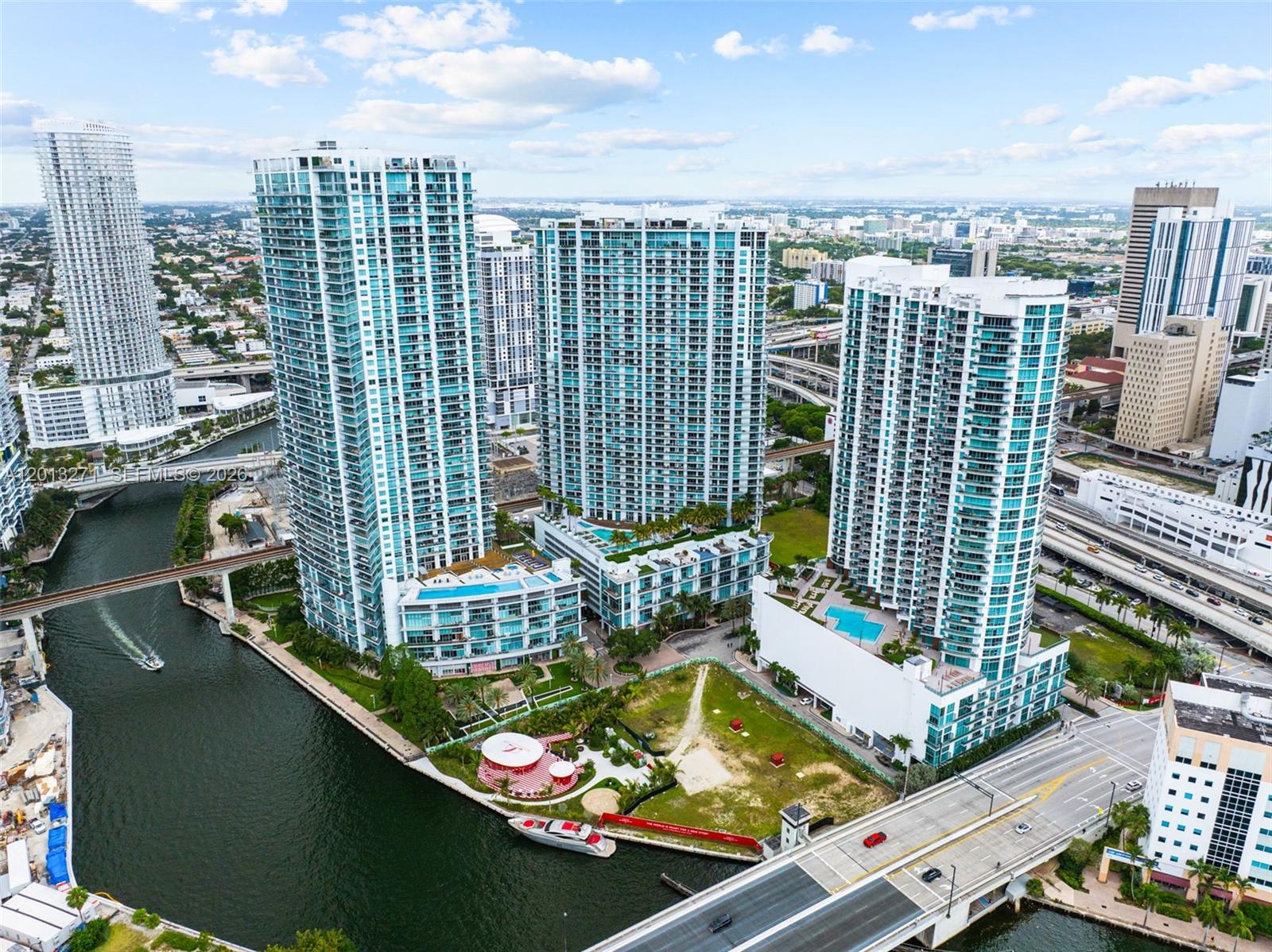 90 SW 3rd St #2504, Miami FL 33130