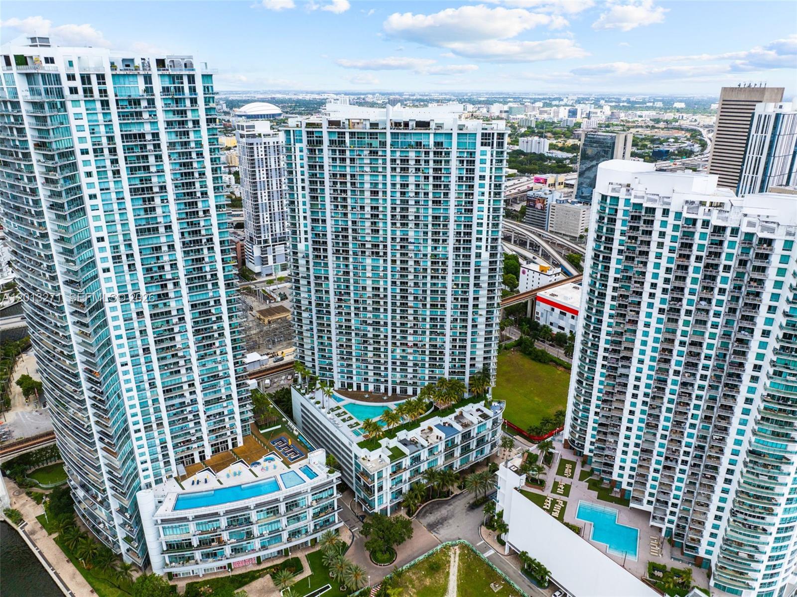 90 SW 3rd St #2504, Miami FL 33130